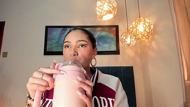 Snapshot of LunaAspen_ chatting on 02/11/26, 06:02 LunaAspen online show from 02/11/26, 06:02