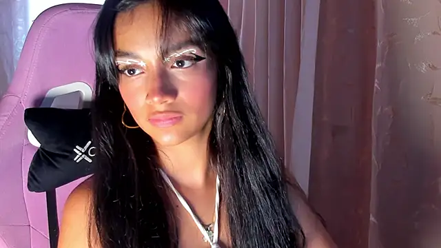 Snapshot of MelanyOconner chatting on 09/22/25, 03:25 MelanyOconner online show from 09/22/25, 03:25