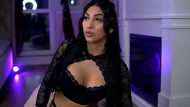 EmaHallee online show from 03/24/26, 04:06