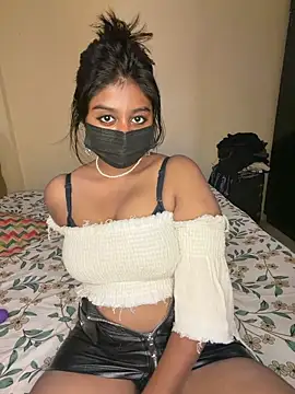 Snapshot of missneha61 chatting on 10/26/25, 10:04 missneha61 online show from 10/26/25, 10:04