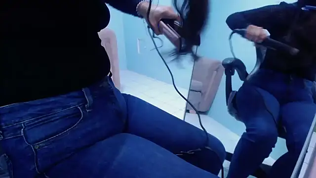 Snapshot of victoria_hernandez_t_ chatting on 10/22/25, 01:00 victoria hernandez t online show from 10/22/25, 01:00