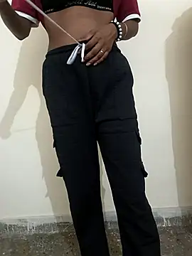 Snapshot of Alia-00 chatting on 10/11/25, 04:01 Alia-00 online show from 10/11/25, 04:01