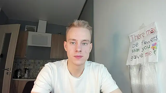 Snapshot of Kevin_Young_Cat chatting on 11/02/25, 01:35 Kevin Young Cat online show from 11/02/25, 01:35