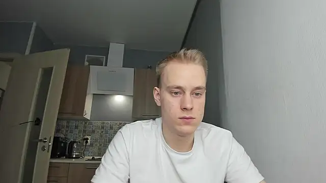 Snapshot of Kevin_Young_Cat chatting on 12/17/25, 09:10 Kevin Young Cat online show from 12/17/25, 09:10