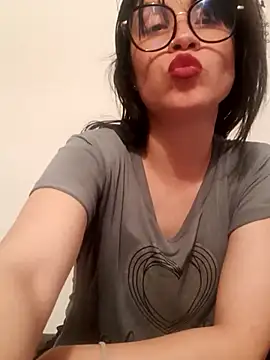 Snapshot of Dana_Rise chatting on 12/18/25, 03:12 Dana Rise online show from 12/18/25, 03:12