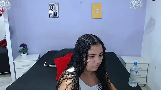 penelope gucci1 online show from 11/13/25, 12:15