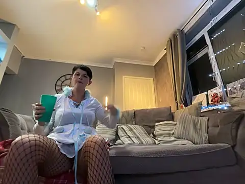 Snapshot of backdoorgalore4you chatting on 12/21/25, 09:33 backdoorgalore4you online show from 12/21/25, 09:33