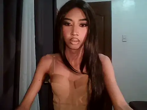 YourTiffanyX online show from 06/11/26, 07:56