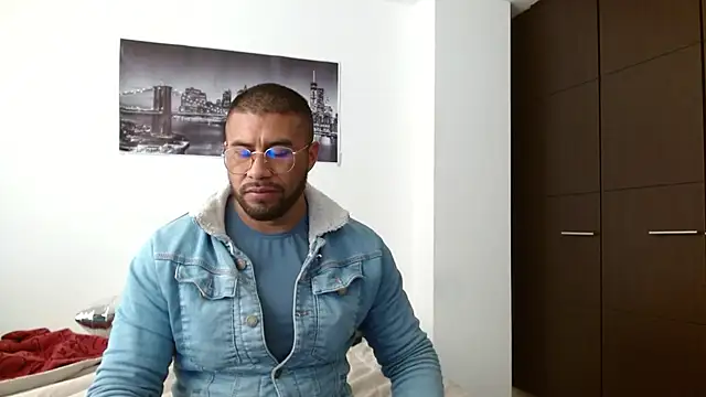 AntonyDAngelo25 online show from 10/20/25, 04:40