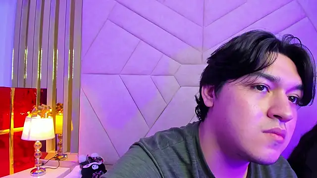 EmilyANDrew  online show from 12/21/25, 05:25