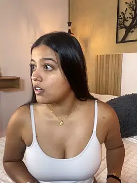 Camila Bustamante online show from 09/16/25, 02:18