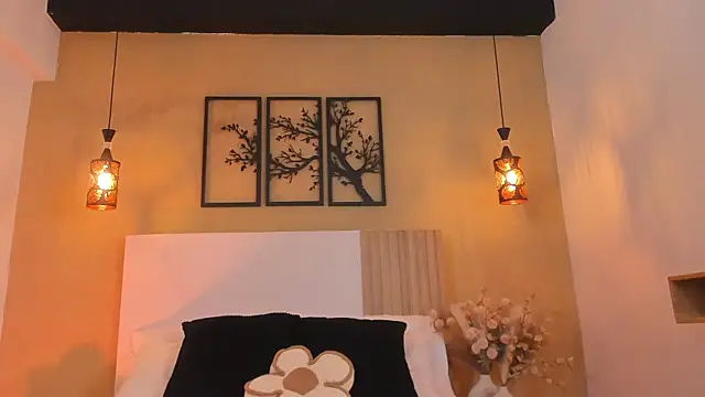 Camila Bustamante online show from 10/09/25, 02:15