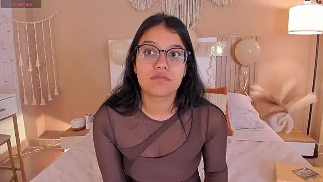 Snapshot of Camila_Bustamante chatting on 07/03/26, 02:34 Camila Bustamante online show from 07/03/26, 02:34