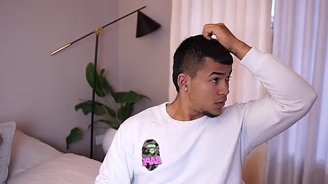 Thiago Valente online show from 10/07/25, 01:08