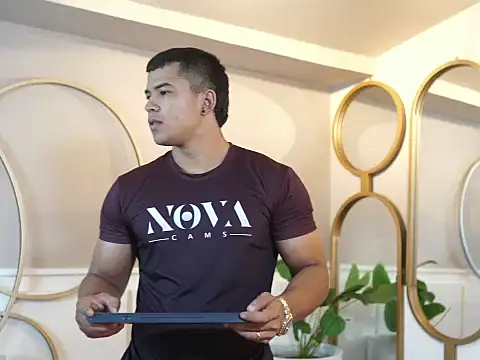 Thiago Valente online show from 10/28/25, 01:03