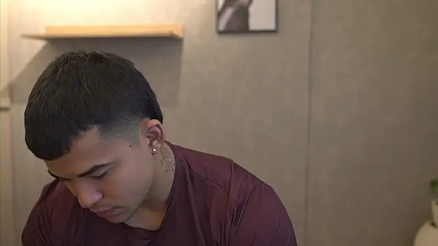 Thiago Valente online show from 03/17/26, 01:36