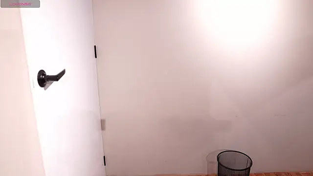 Ariaa Isabell online show from 10/28/25, 06:10