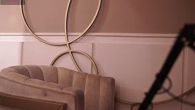 Ariaa Isabell online show from 11/12/25, 06:41