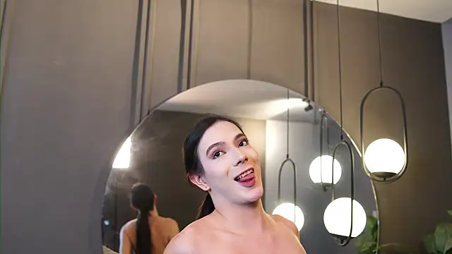 Ariaa Isabell online show from 07/15/26, 06:35