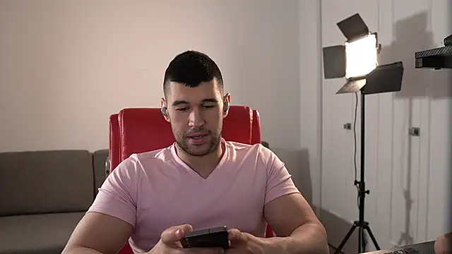 Snapshot of Sand0w chatting on 05/28/26, 05:54 Sand0w online show from 05/28/26, 05:54