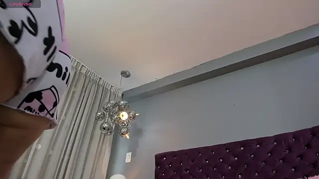 Snapshot of RedAngel1- chatting on 10/07/25, 01:19 RedAngel1- online show from 10/07/25, 01:19