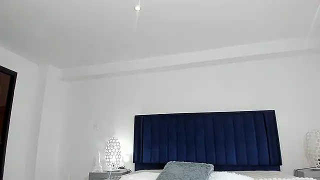 Snapshot of RedAngel1- chatting on 11/28/25, 05:15 RedAngel1- online show from 11/28/25, 05:15