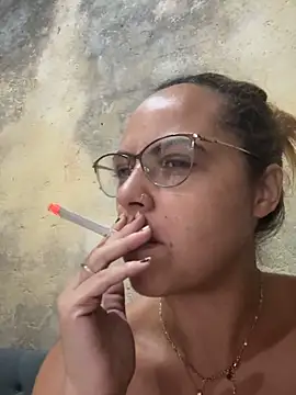 Chloe Leaozinho online show from 03/13/26, 04:02