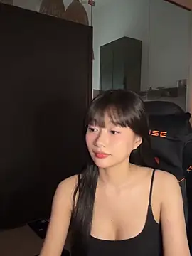 Snapshot of _Meimeibaby_ chatting on 10/04/25, 08:23 Meimeibaby online show from 10/04/25, 08:23