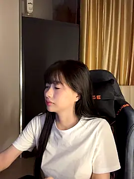 Snapshot of _Meimeibaby_ chatting on 10/17/25, 08:06 Meimeibaby online show from 10/17/25, 08:06