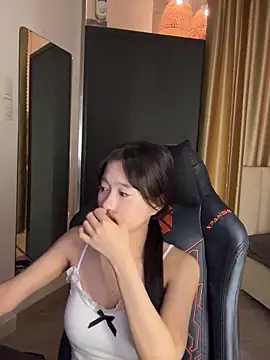 Snapshot of _Meimeibaby_ chatting on 12/01/25, 12:10 Meimeibaby online show from 12/01/25, 12:10