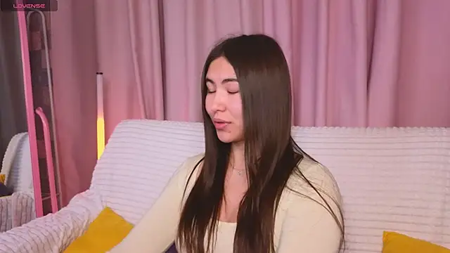 Snapshot of Megan_Williamms chatting on 10/24/25, 10:55 Megan Williamms online show from 10/24/25, 10:55