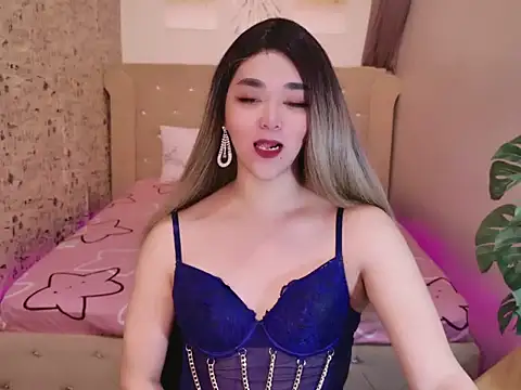 Snapshot of Ts-yoshi chatting on 09/11/25, 06:35 Ts-yoshi online show from 09/11/25, 06:35