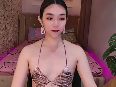 Snapshot of Ts-yoshi chatting on 09/29/25, 07:19 Ts-yoshi online show from 09/29/25, 07:19