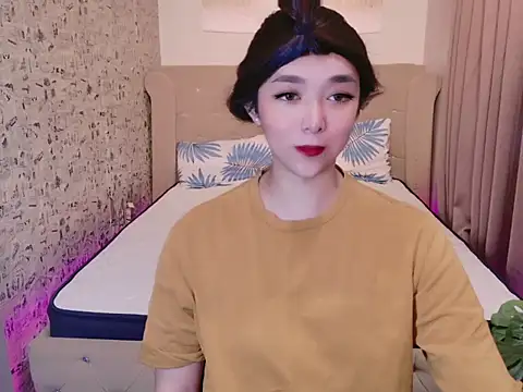 Snapshot of Ts-yoshi chatting on 11/18/25, 10:41 Ts-yoshi online show from 11/18/25, 10:41