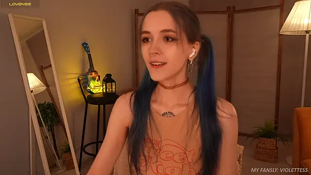 Snapshot of violetesa chatting on 10/24/25, 11:06 violetesa online show from 10/24/25, 11:06