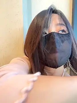 xiao-mo520 online show from 10/18/25, 09:54