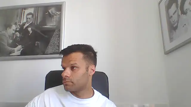 Snapshot of FROCETTO93 chatting on 07/06/26, 11:18 FROCETTO93 online show from 07/06/26, 11:18