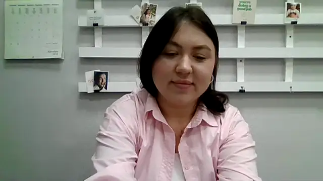 Snapshot of LoveNugget chatting on 10/10/25, 07:18 LoveNugget online show from 10/10/25, 07:18