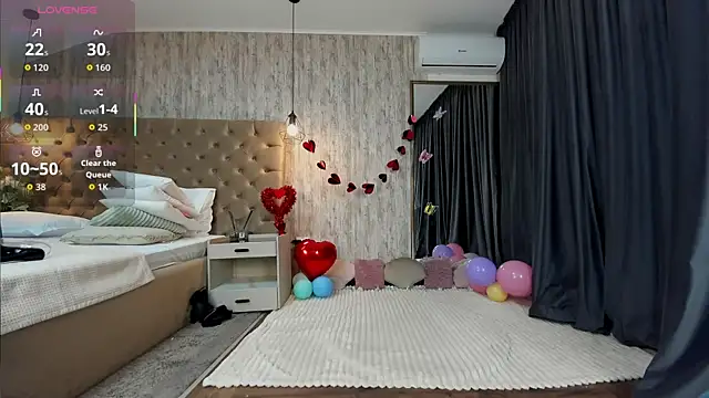 Maya Collins  online show from 03/08/26, 07:50