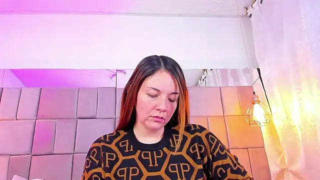 antoneella jones online show from 09/12/25, 01:11