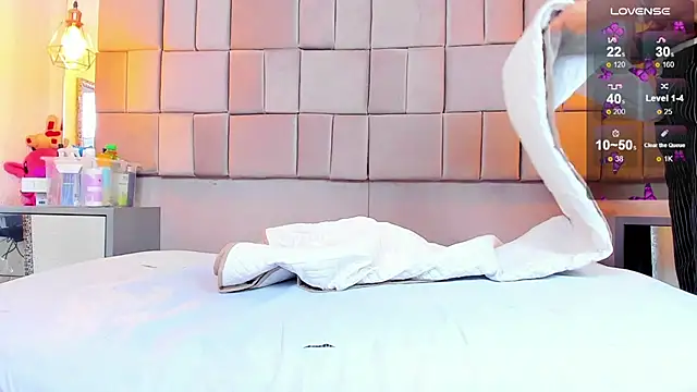 antoneella jones online show from 12/18/25, 12:44