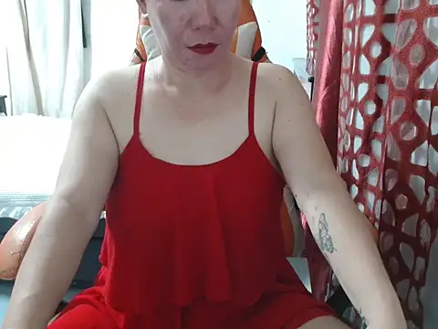 Snapshot of VerySexyCeline chatting on 10/14/25, 12:28 VerySexyCeline online show from 10/14/25, 12:28