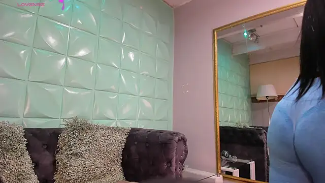 SailonTeen online show from 11/30/25, 01:59