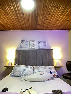 juliana-mancini online show from 10/24/25, 05:09