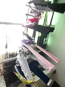 juliana-mancini online show from 11/13/25, 05:01