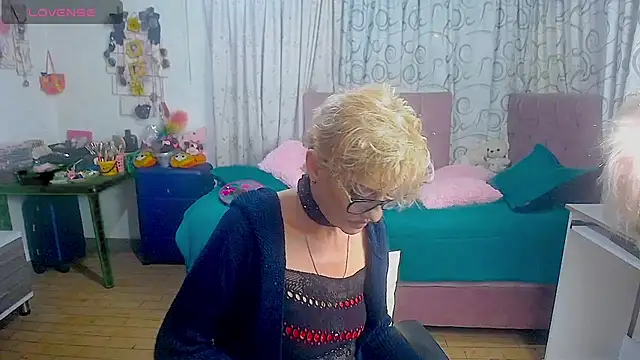 Snapshot of isabella-lips007 chatting on 07/26/26, 01:58 isabella-lips007 online show from 07/26/26, 01:58