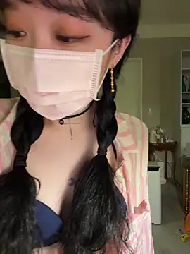 Snapshot of Etherealcat33 chatting on 12/15/25, 04:33 Etherealcat33 online show from 12/15/25, 04:33