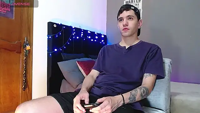 Matteo12  online show from 12/04/25, 04:22