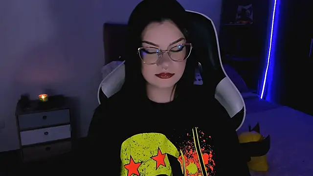 OphelianaRose33 online show from 09/26/25, 10:14