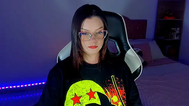 OphelianaRose33 online show from 04/11/26, 07:29